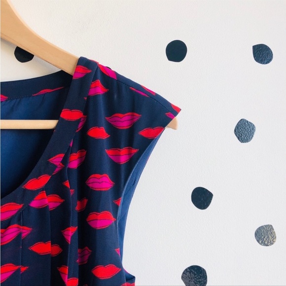 Halogen Sleeveless Pleated Dress Navy Lip Print 6 - Picture 8 of 9